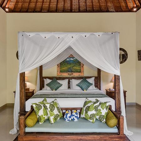 Teja Lokha Ubud Villa ภายนอก รูปภาพ