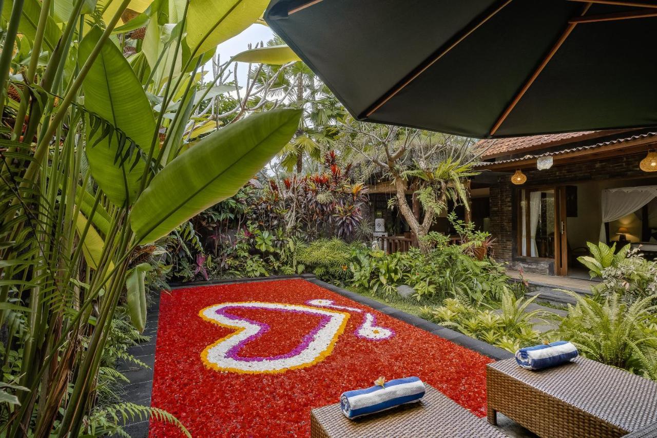 Teja Lokha Ubud Villa ภายนอก รูปภาพ