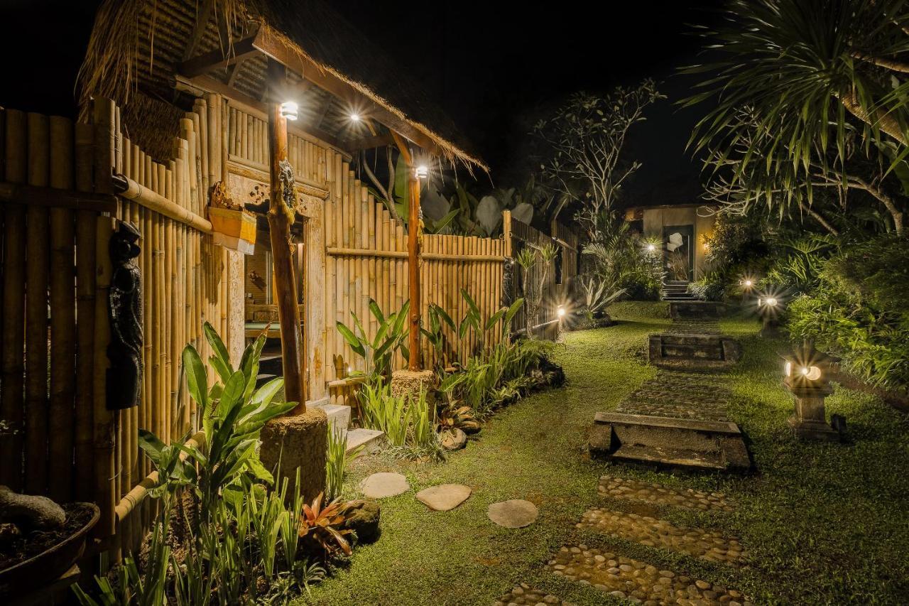Teja Lokha Ubud Villa ภายนอก รูปภาพ