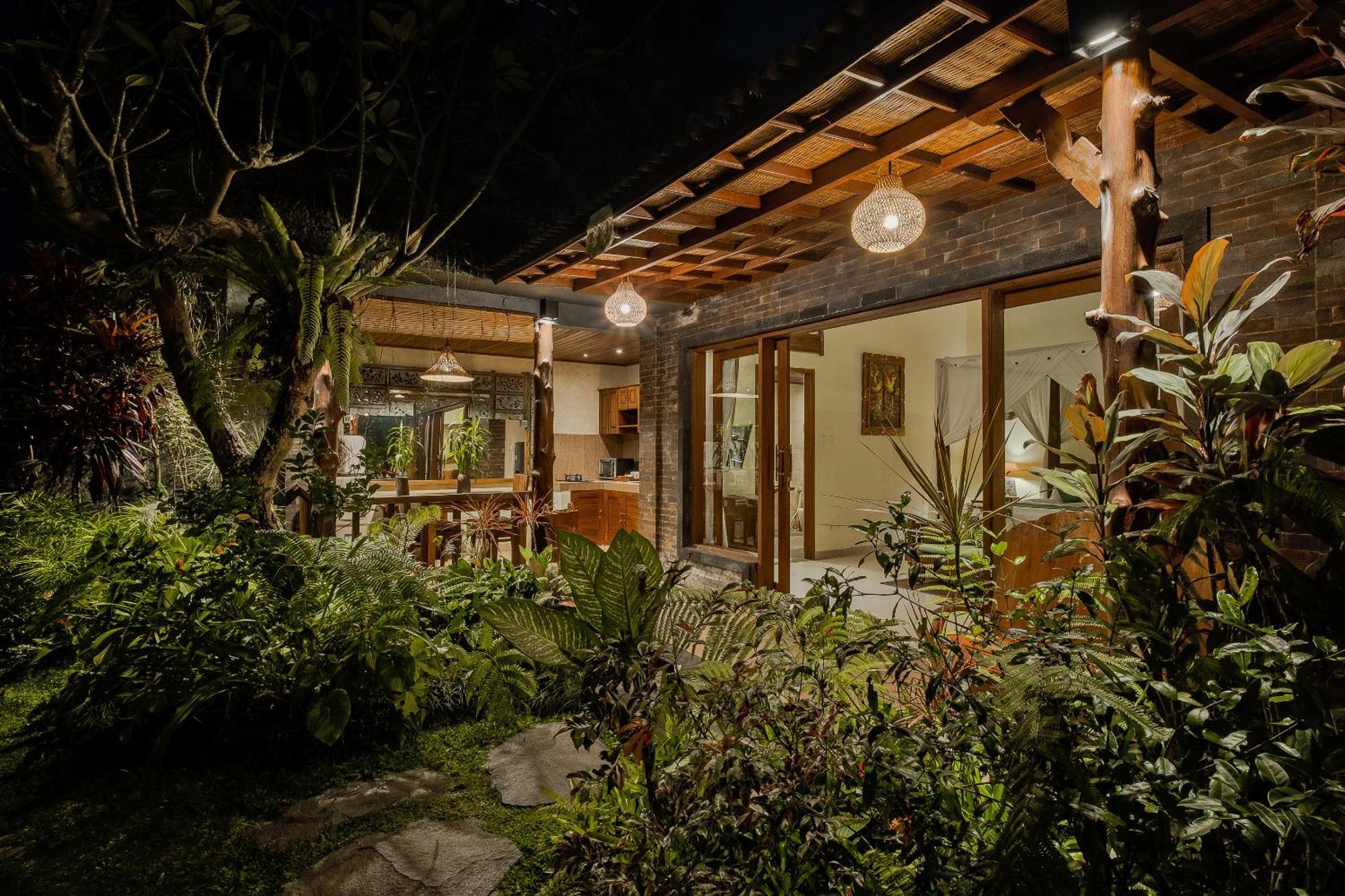 Teja Lokha Ubud Villa ภายนอก รูปภาพ